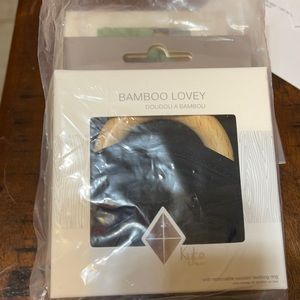 Kyte BABY Bamboo Lovey with Black Teething Ring